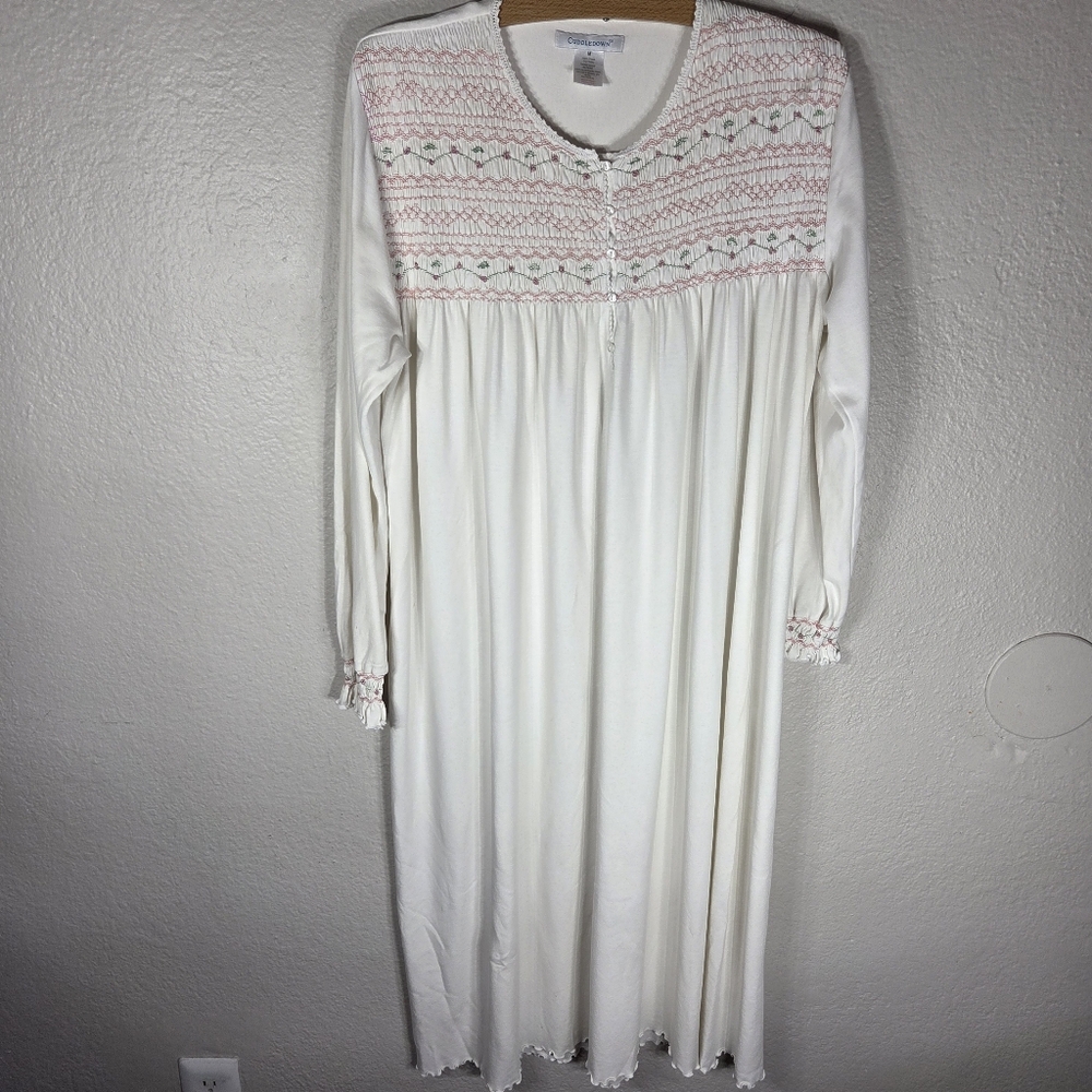 Cuddledown Nightgown Dress Womens Sz M Smocking Embroidered White Long Sleeves